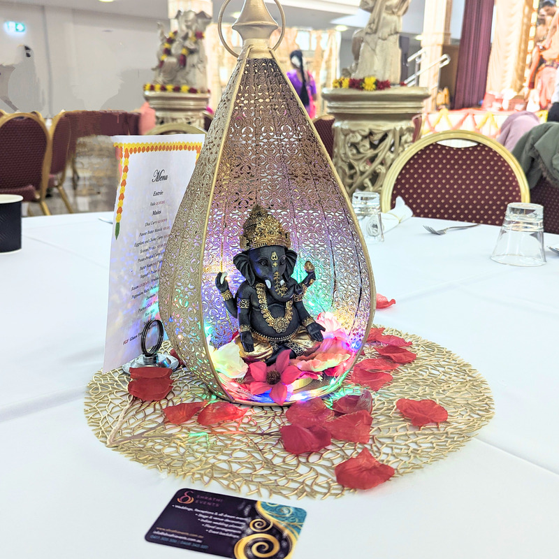 Indian wedding table arrangement